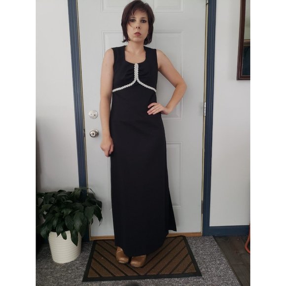 Hand Made‎ 70s Black Gown - Picture 1 of 3